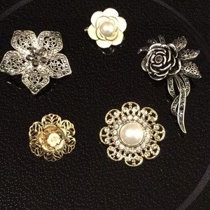 COPY - 5 Assorted Brooches, Goldtone ,Silvertone,